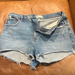 Abercrombie Curve Love High Rise Mom Jeans ☀️